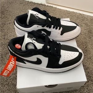 Brand New Womens Air Jordan 1 Low Se Brand New size 5 Homage